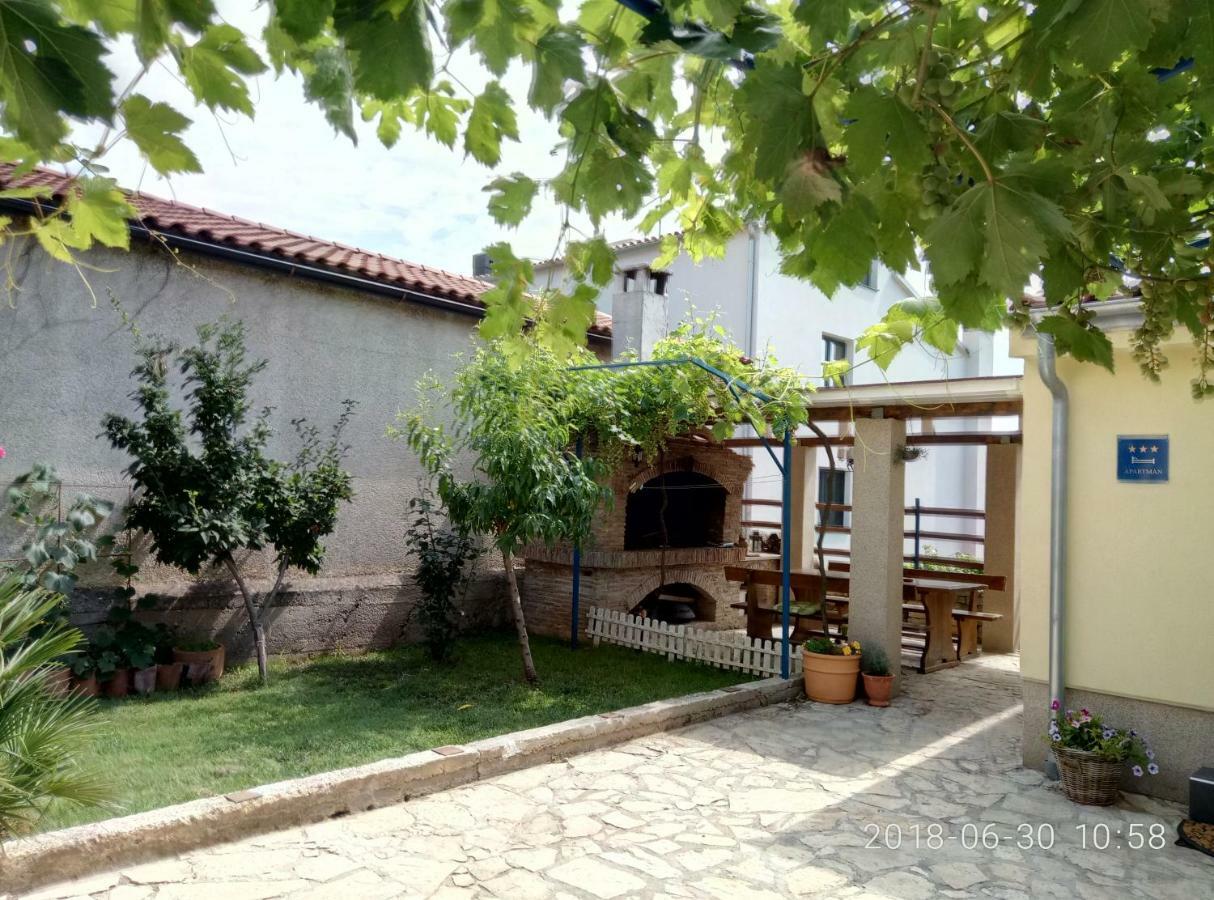 Apartman Vivian Пула Екстер'єр фото