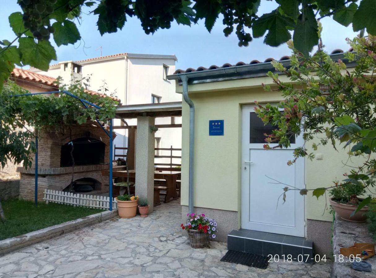 Apartman Vivian Пула Екстер'єр фото
