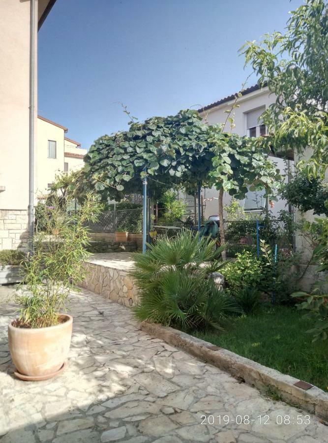 Apartman Vivian Пула Екстер'єр фото